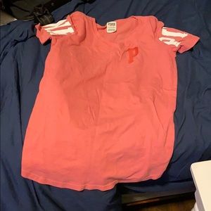 Crew neck PINK tee.